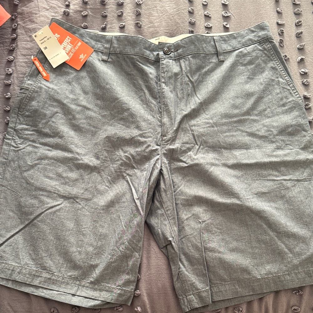 Dockers Men's Light Gray Flat Front Shorts